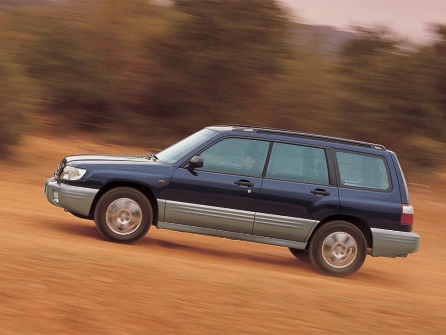  Subaru Forester 2.0GX 2000 года  (фото 2 из 9)